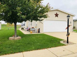 424 Seasons Pkwy, Belvidere, IL 61008