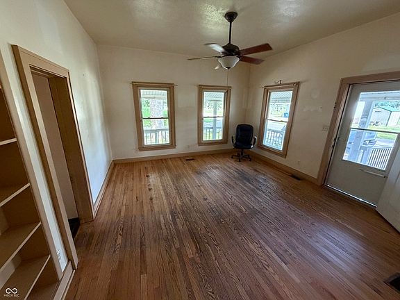 5th image of 501 W Jefferson St