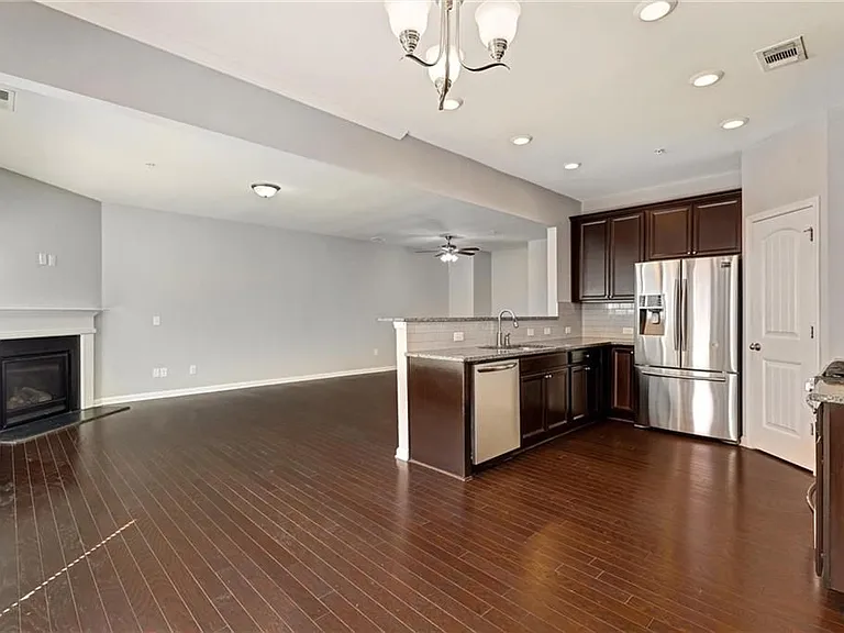 1237 Foxcroft Ln — Photo 14