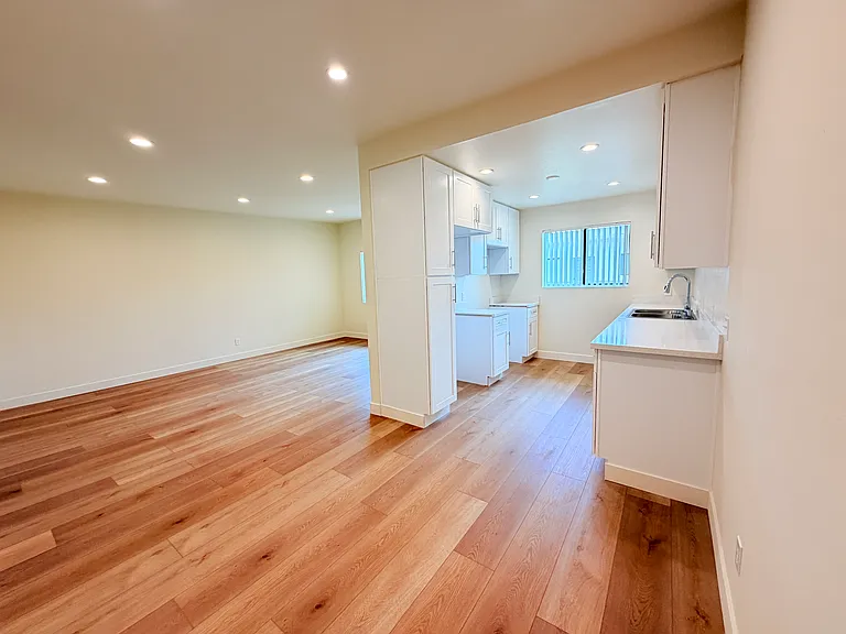 1043 Winchester Ave — Photo 22