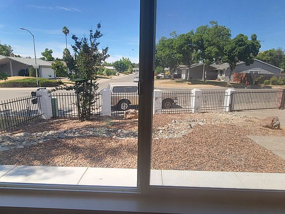 3rd image of 8996 Alderson Ave