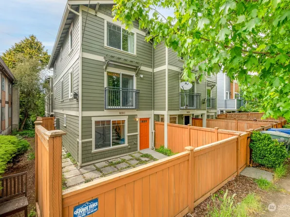 9239 17th Avenue SW #C, Seattle, WA 98106