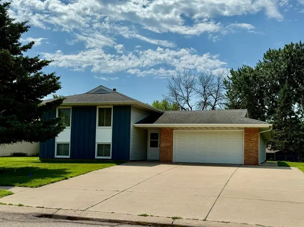 188 150th St W, Saint Paul, MN 55124