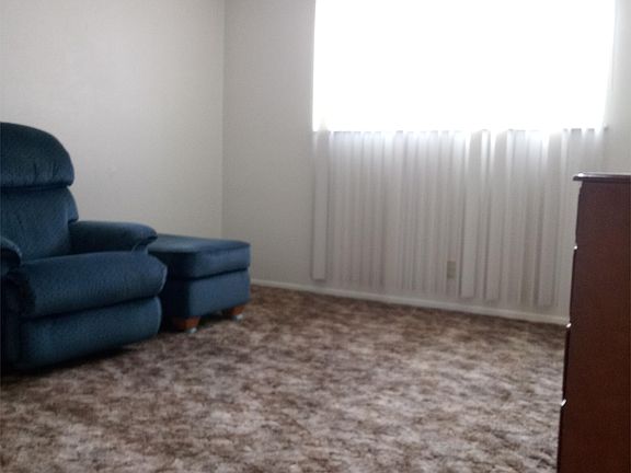 5th image of 401 E 5th St APT 6