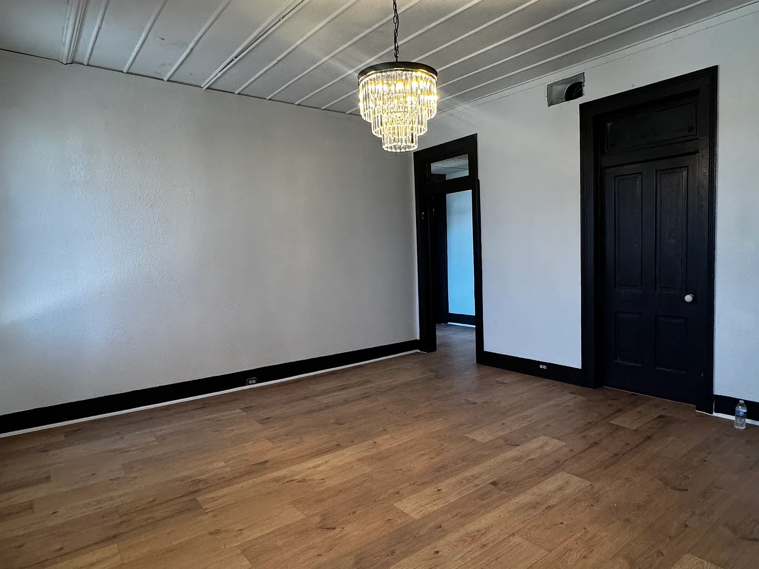 4 bed, 2100 sqft, $2,250 — Photo 3
