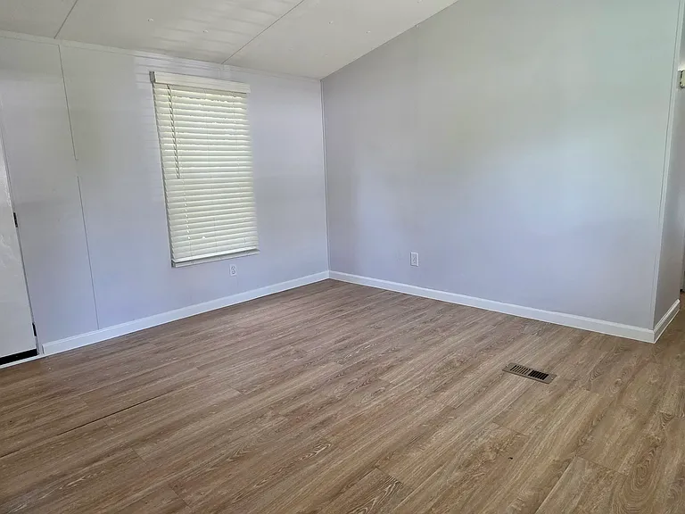 164 N Duck Ave — Photo 2