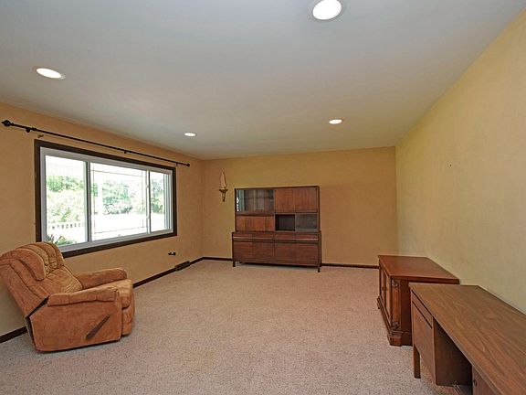 5th image of 7033 Dalewood Dr