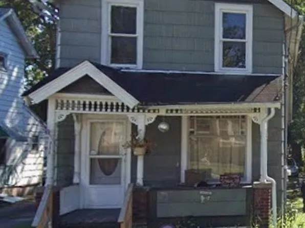 111 Maple St, Niles, OH 44446