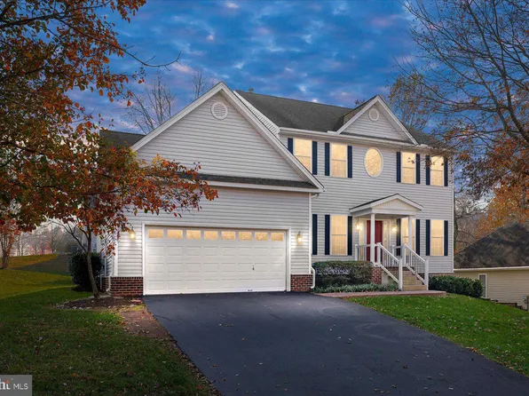 1008 Albert Rennolds Dr, Fredericksburg, VA 22401