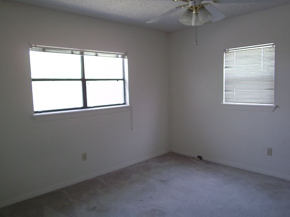 3rd image of 4625 Wales Dr