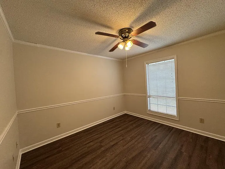 327 Bonnie Dr — Photo 13