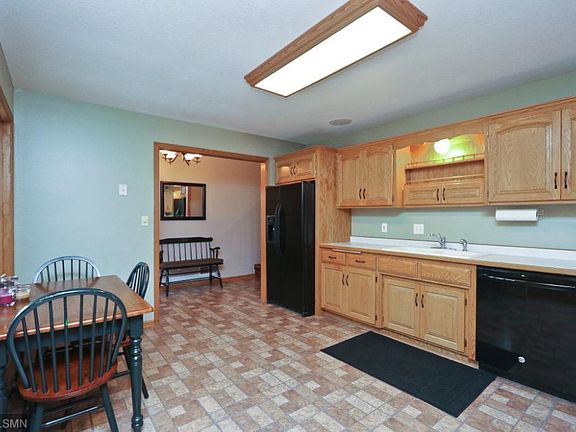 4th image of 5245 East St