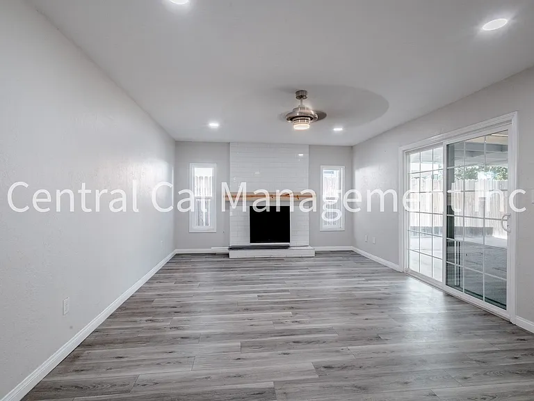 3605 Truman Ave — Photo 6