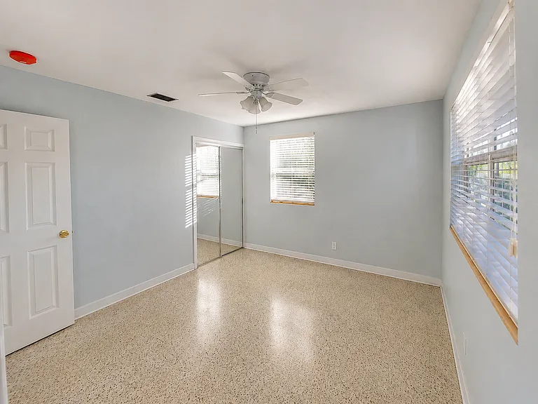 1145 Cordova Ave — Photo 7