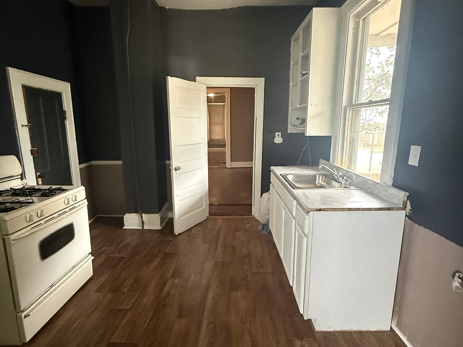 1 bed, 900 sqft, $950 — Photo 3