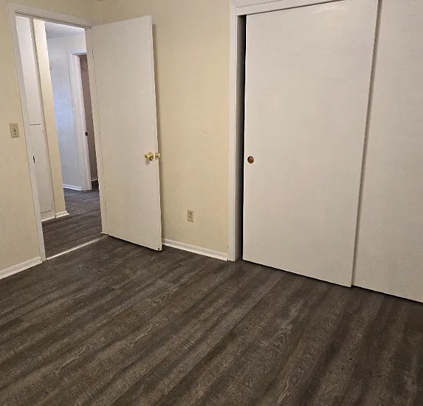 513 N Oak Ave #1/2 — Photo 9