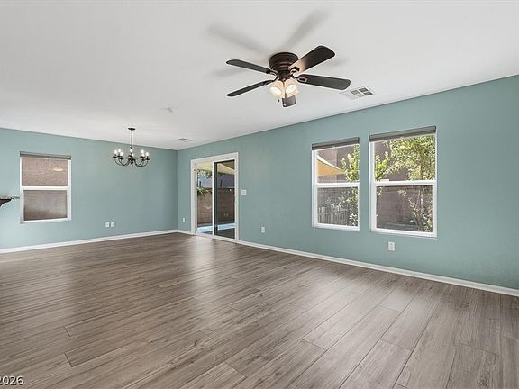 5th image of 7129 Town Forest Ave