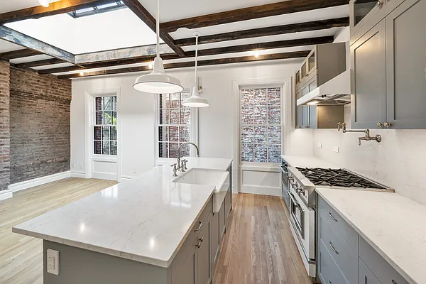 Rented by New York Residence | media 37