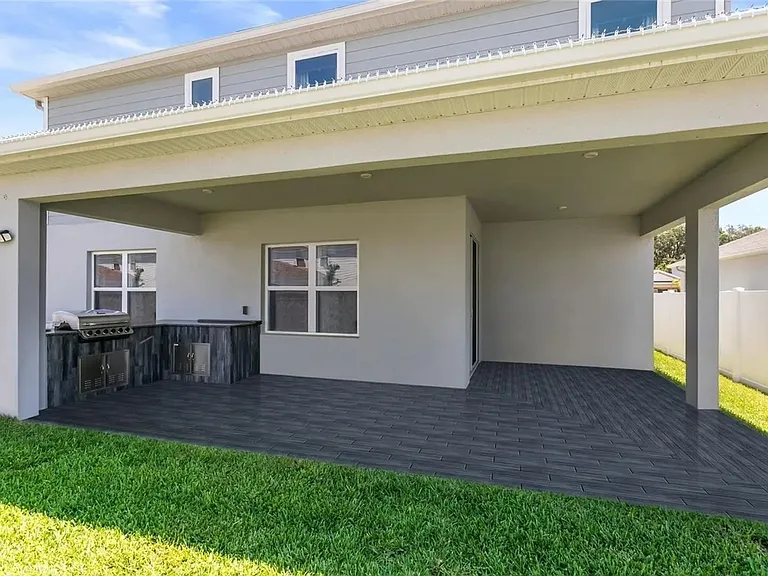 100 Lavenna Ave — Photo 18
