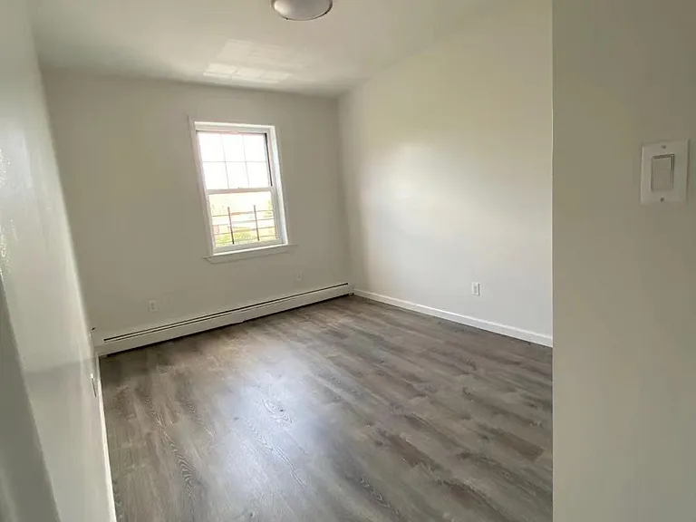 1990 Hughes Ave #3 — Photo 7