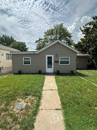 206 W Holden Ave Photo 1