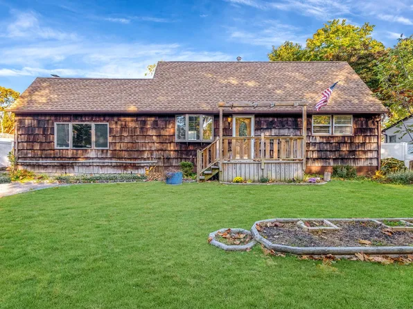 7 Laurie Boulevard, Centereach, NY 11720