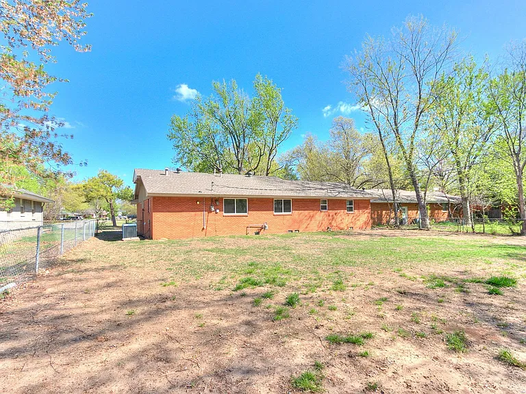 1314 Sycamore St — Photo 29