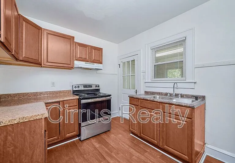 448 Chapel St — Photo 11
