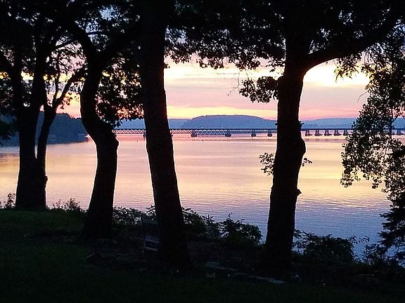 4th image of 501 Lake Wis Dr