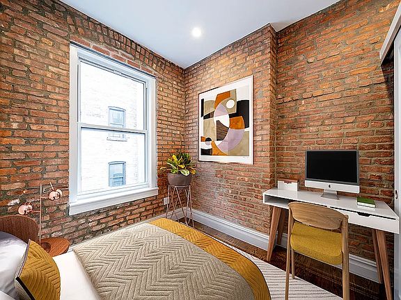 4th image of 226 E 10th St #8