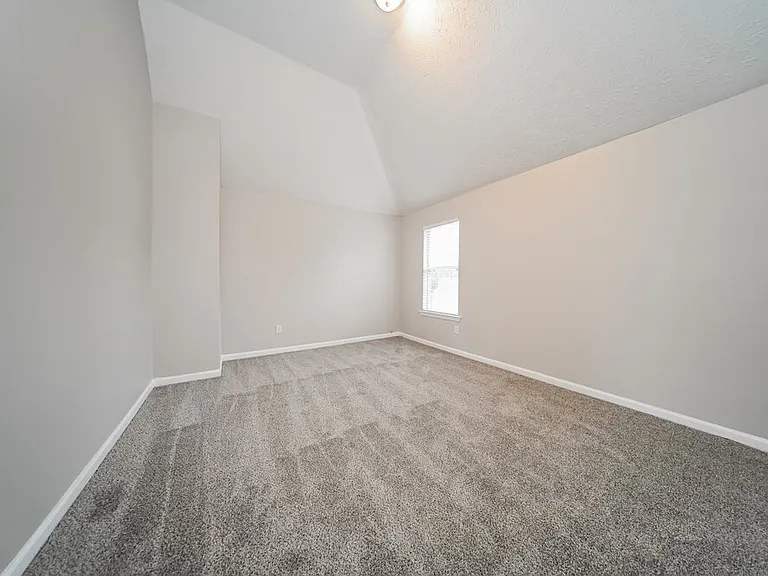 505 Concord Ter — Photo 13