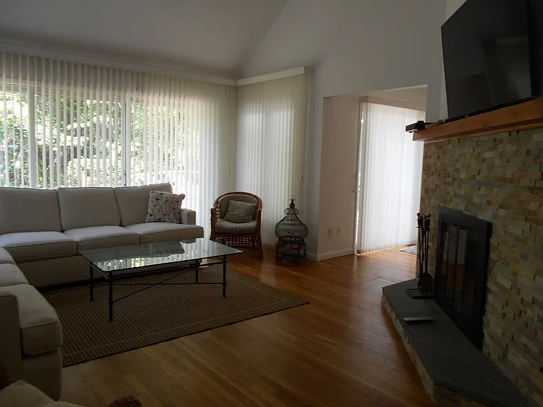 32 Scrimshaw Dr — Photo 4