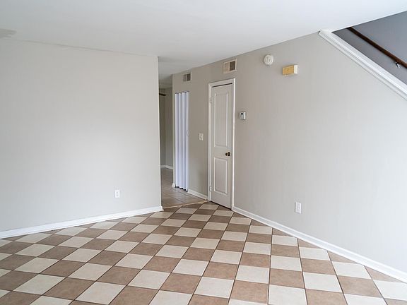 3rd image of 124 Braly Dr #B