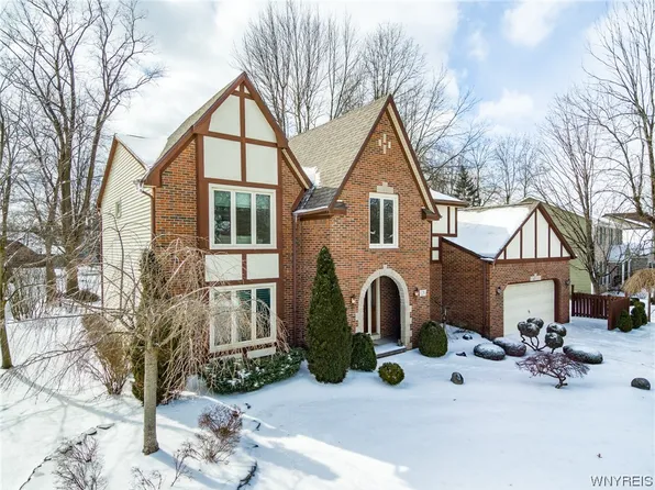 128 Quail Hollow Ln, East Amherst, NY 14051