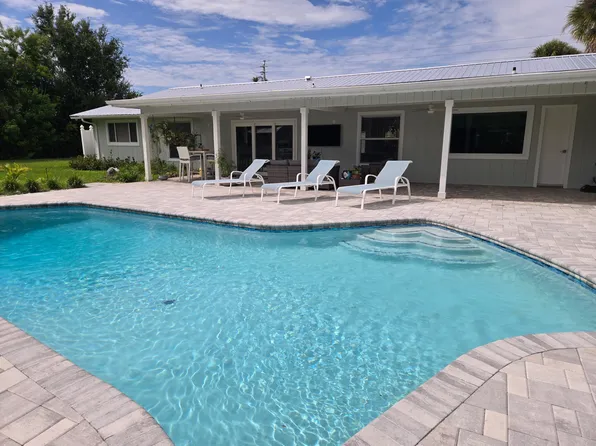 1707 Belvidere Rd, Englewood, FL 34223