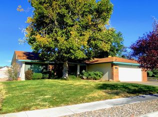 9705 Avenida De La Luna NE, Albuquerque, NM 87111