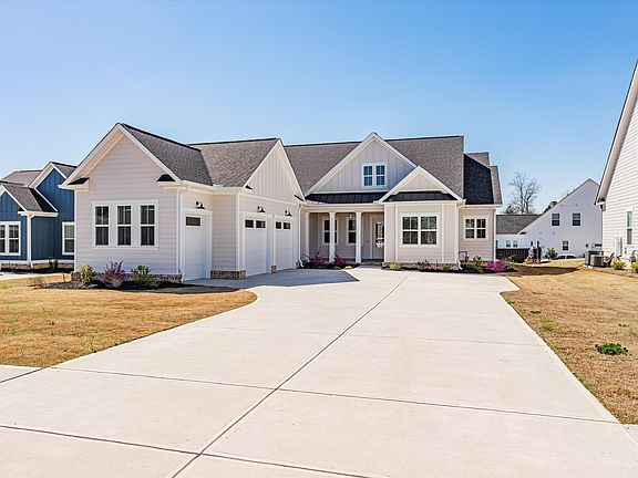 2nd image of 3026 Rosewood Dr. Drive