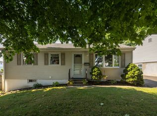 117 Triangle St, Danbury, CT 06810