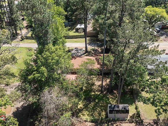 4th image of 313 Woodland Dr