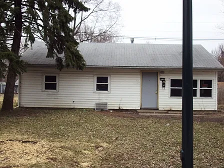 1512 Hedge Rd photo 1
