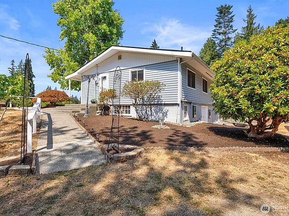 4th image of 3741 NW Ridgeway Circle