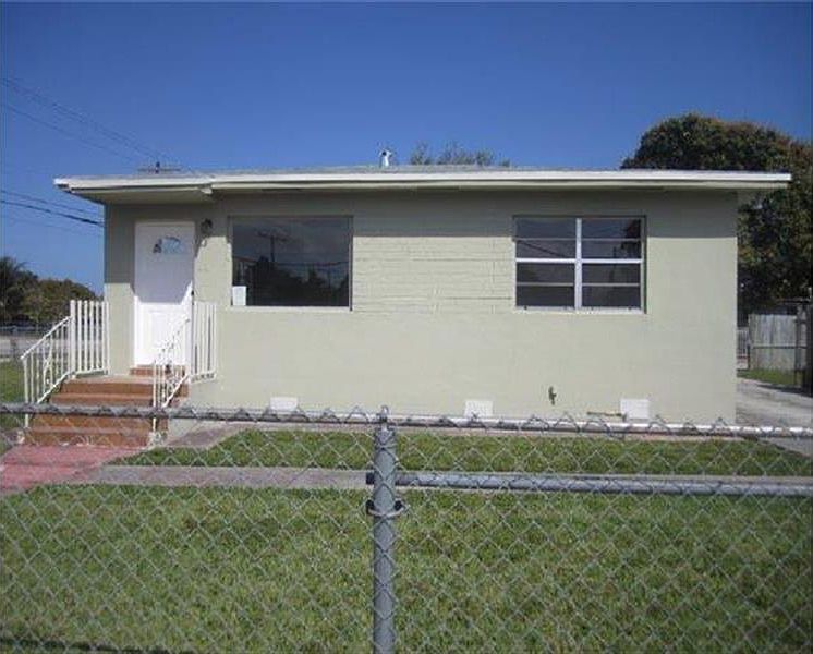 1st image of 1661 NW 31st Ave