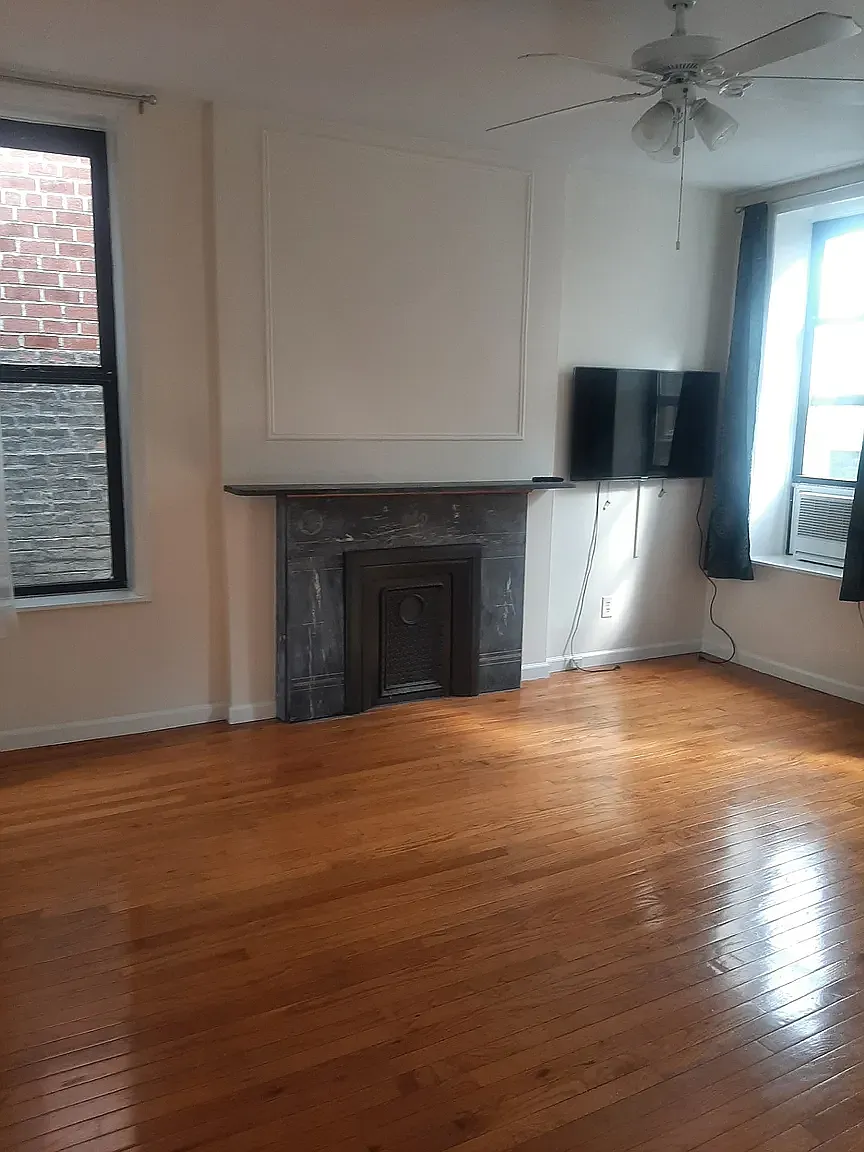 401 East 82nd Street — Photo 1