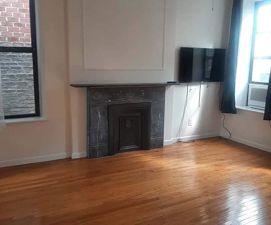 401 E 82nd St #5C