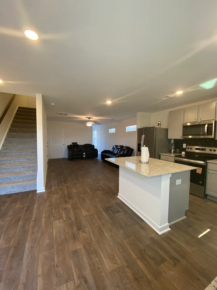 Building Photo - 530 Seaborn Cir