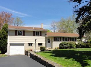 2541 S Parkview Dr, Norristown, PA