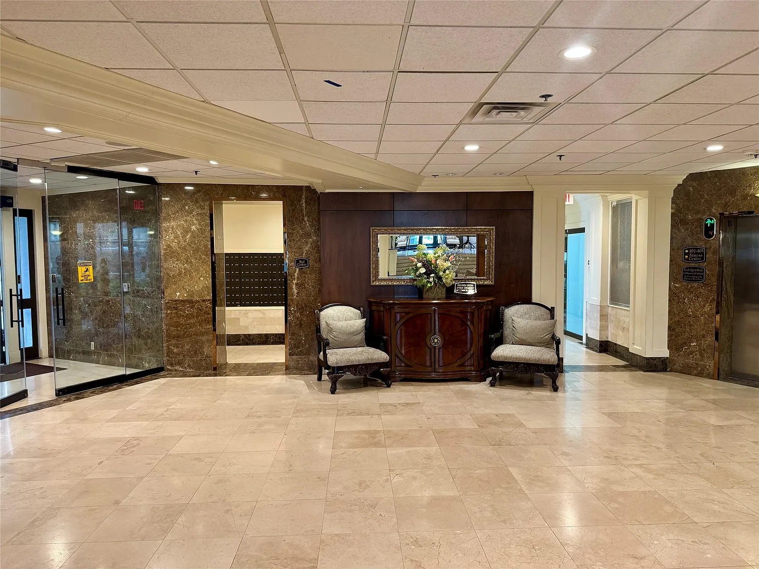 2 bed, 2.0 bath, 1221 sqft, $1,750 — Photo 3