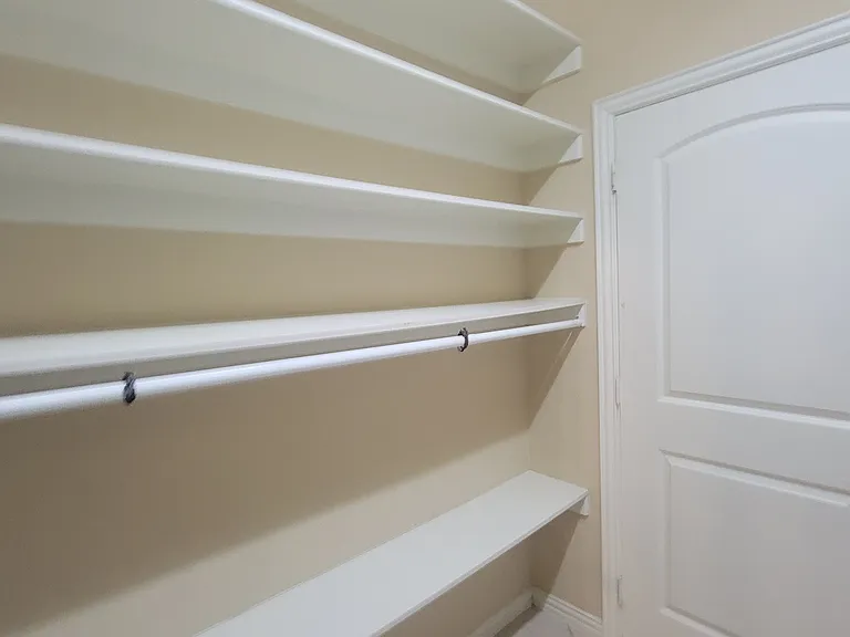1020 Paradise Cv — Photo 18
