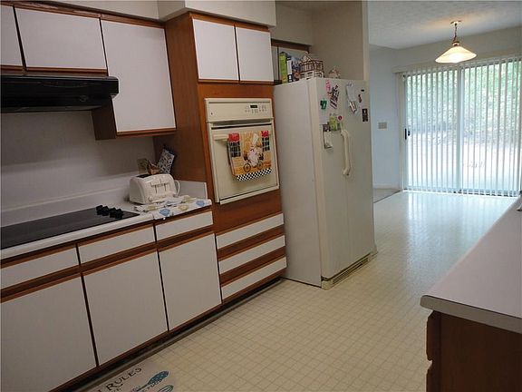 3rd image of 3044 Ashly Forest Dr