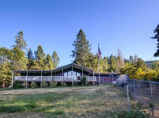 5835 Fish Hatchery Rd, Grants Pass, OR 97527